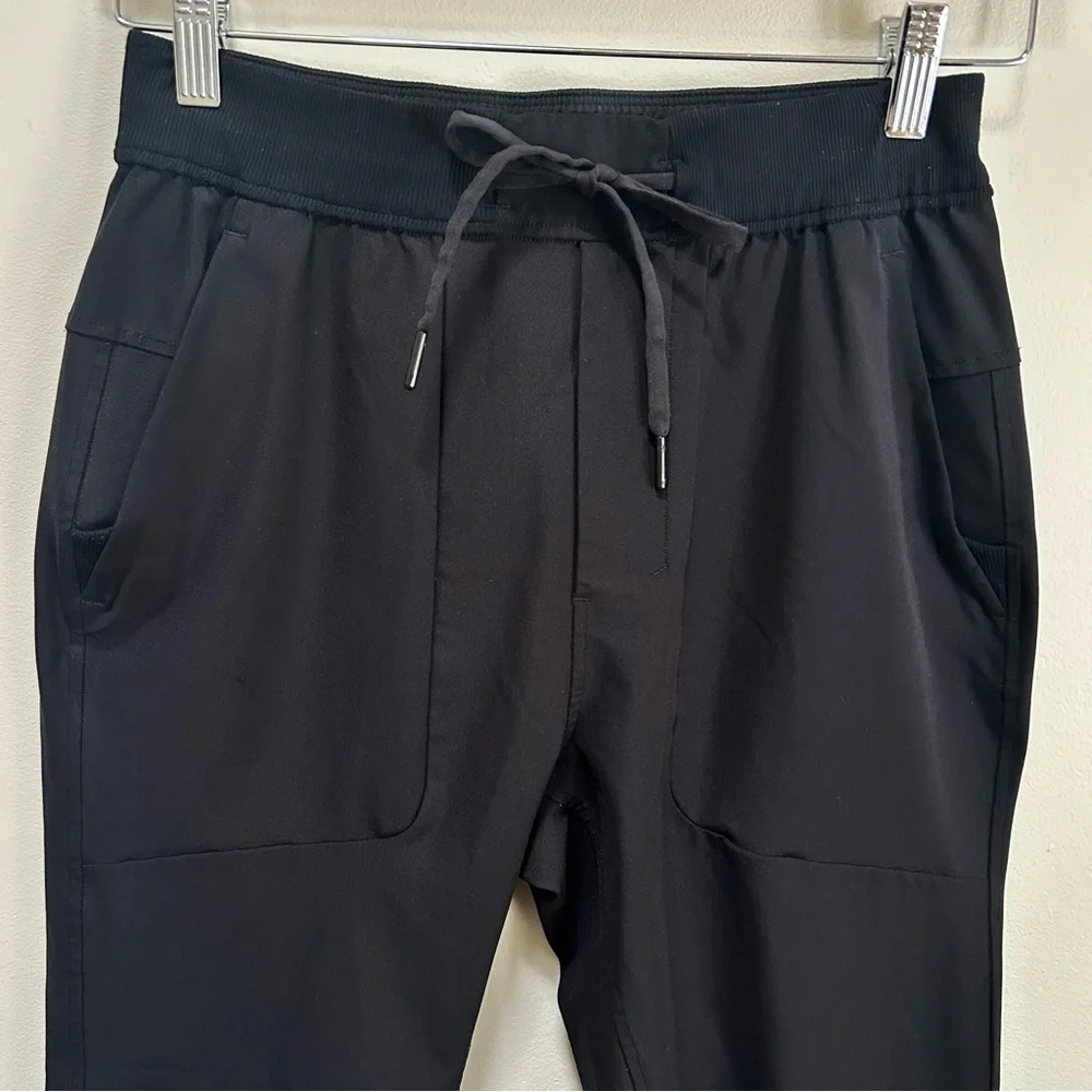 Lululemon ~ Men’s ABC Warpstreme Joggers in size Small